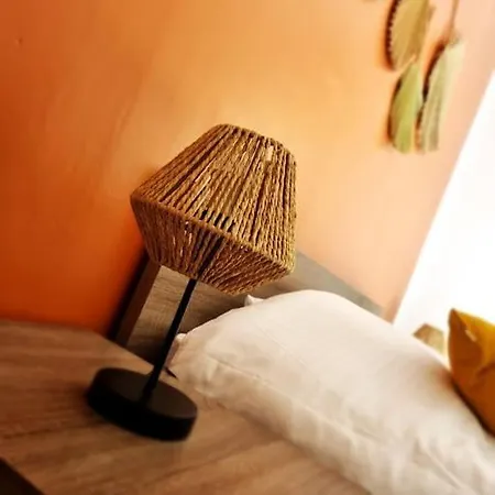 Le Petit Ecusson A La Cathedrale Lägenhet Nîmes