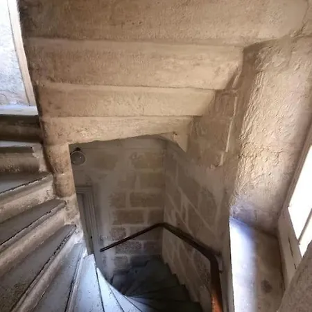 Le Petit Ecusson A La Cathedrale * 님