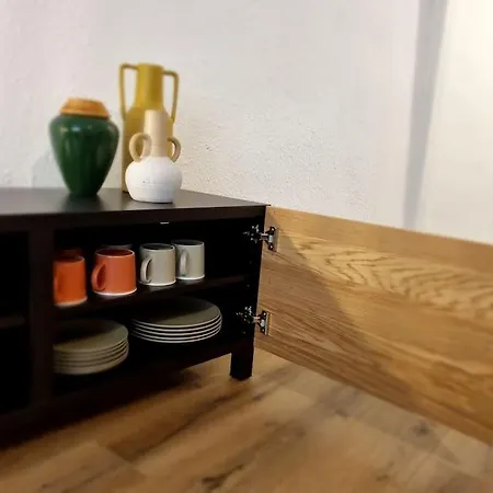 Le Petit Ecusson A La Cathedrale Nîmes