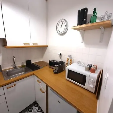 Le Petit Ecusson A La Cathedrale